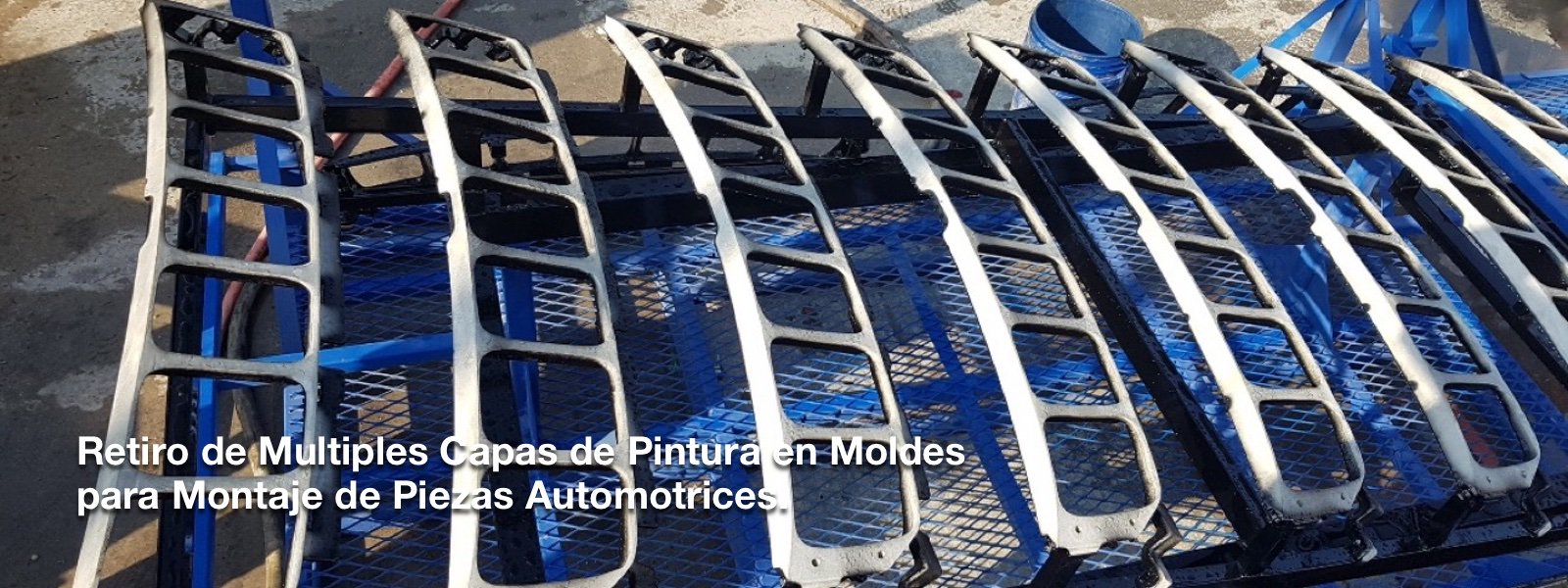 Retiro de multiples capas de pintura en moldes para montaje de piezas automotrices